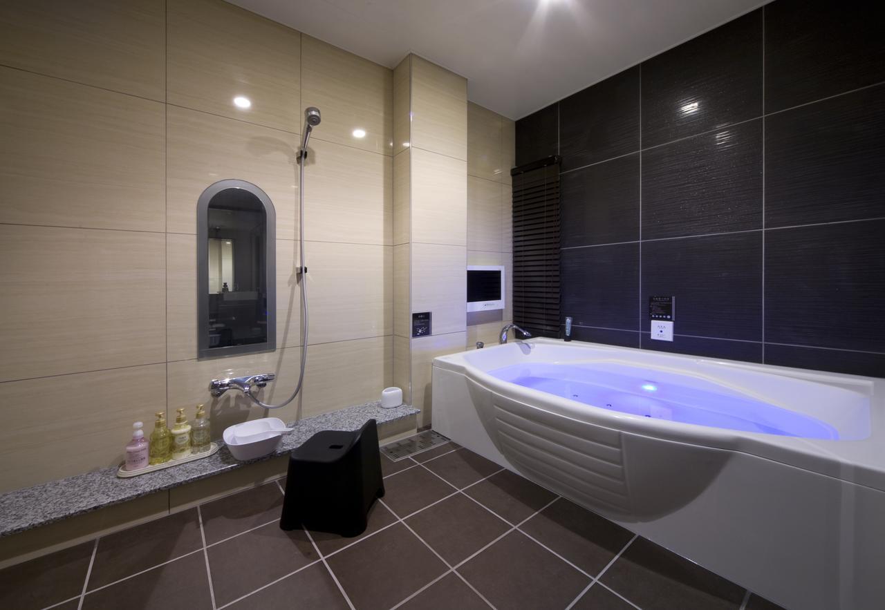 Jewel Hotel Luxury Modern (Adults Only) Miyoshi  Ngoại thất bức ảnh